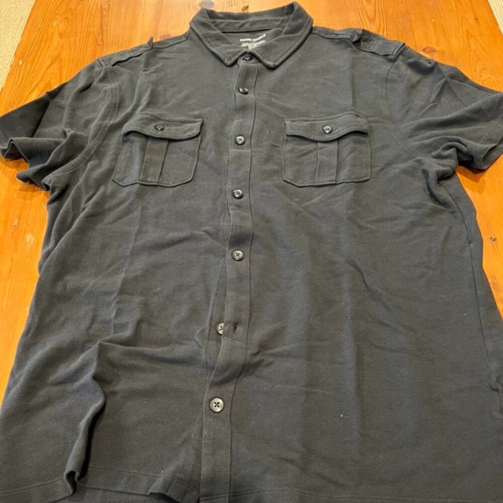 Banana Republic Pique Button Down Short Sleeve Shirt Grey - Large